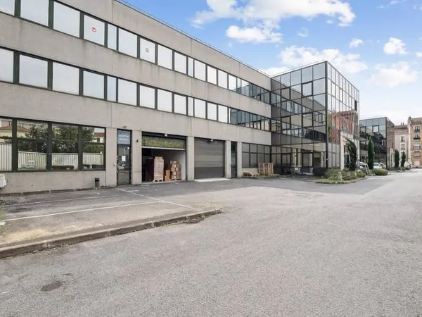 Entrepôt 2205 m²