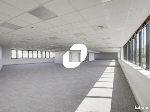 Bureaux 240 m²