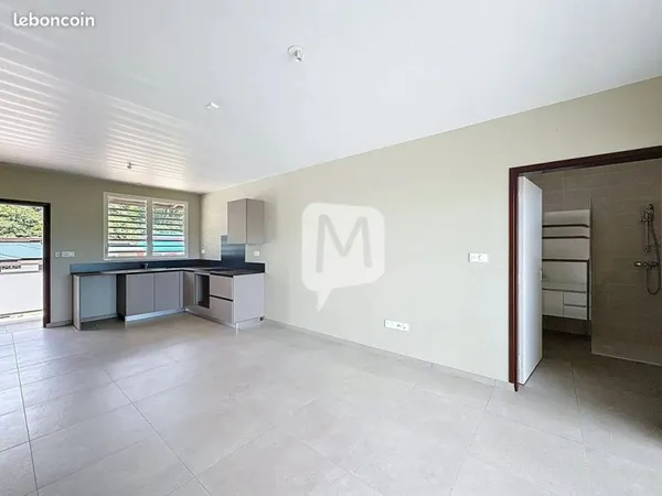 Studio 1 pièce 30 m²
