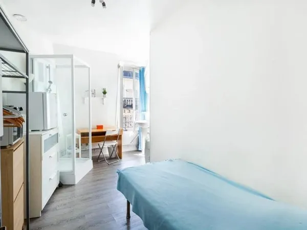 Appartement 1 pièce de 11 m² situé à Paris