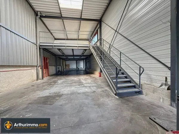 Local commercial 300 m²