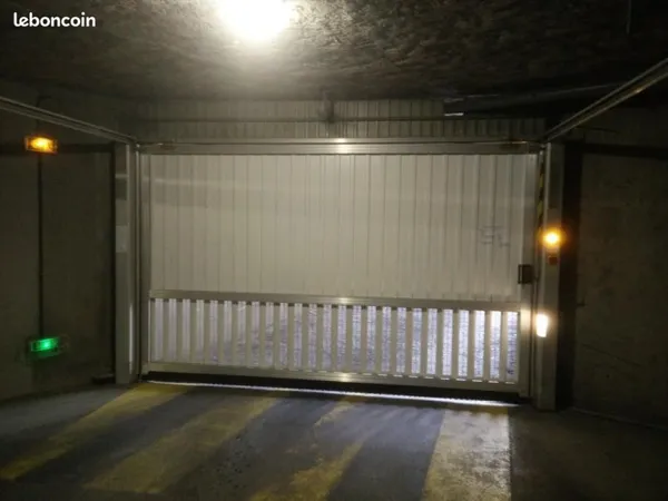 Garage/box 12 m² Lyon