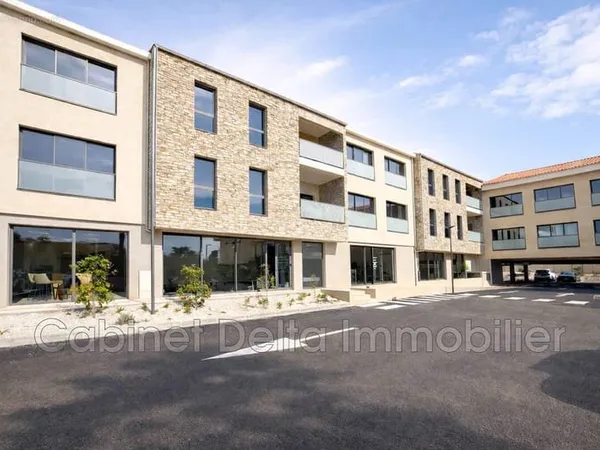 Local 105 m²
