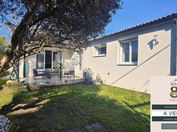 Maison plain pied , cSur de village avec jardin