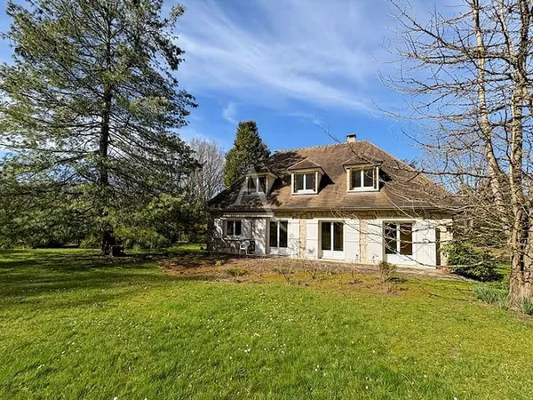 Maison 8 pièces 242 m²