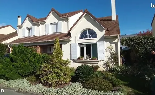 🔔 687 000 Maison familiale à Voisins le bx (la Bretonnière) SANS FRAIS D'AGENCE sur ce site
