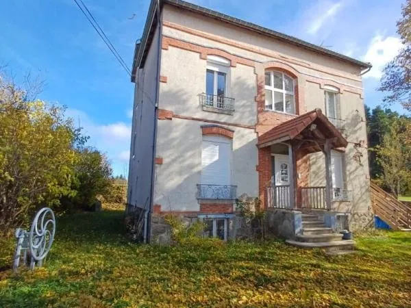 Maison 8 pièces avec 2 garages