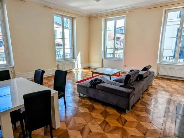 Appartement Antiquaires - 4 pièces 110.0 m²