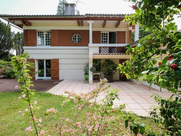 Exclusivité - Maison d'architecte avec terrain constructible