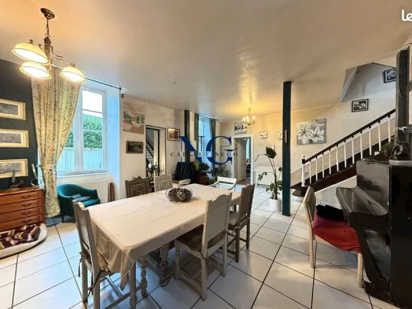 Maison 12 pièces 260 m²