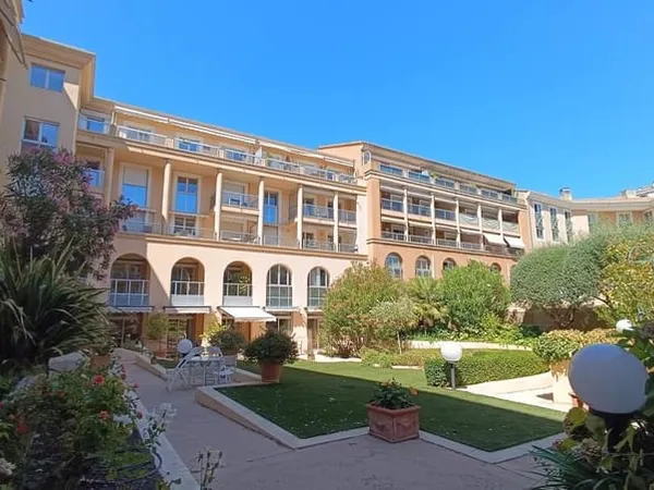 2 Pièces Résidence Services de prestige Les Hespérides à Aix en Provence