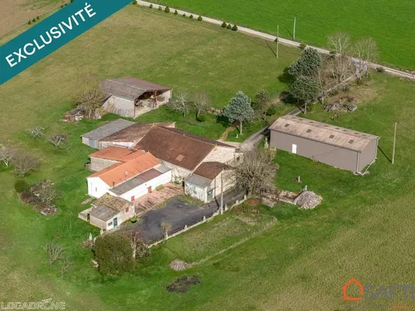 Ancienne ferme avec maison, grange et dépedances