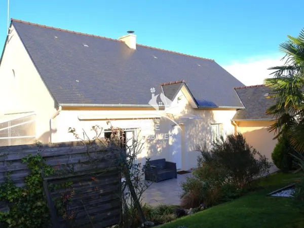 À vendre chez Christelle Mesnage immobilier: DINAN, Belle m