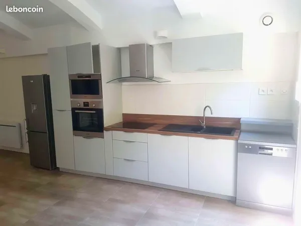 Grand T2 très calme 60 m2 sur propriété 1900 m2