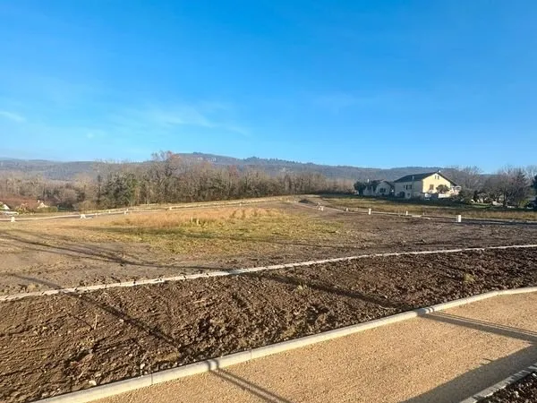 Terrain prêt à bâtir CRESSIN-ROCHEFORT