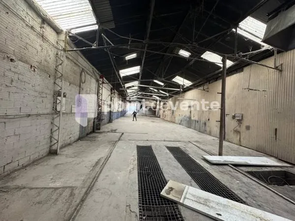 Local commercial 480 m²