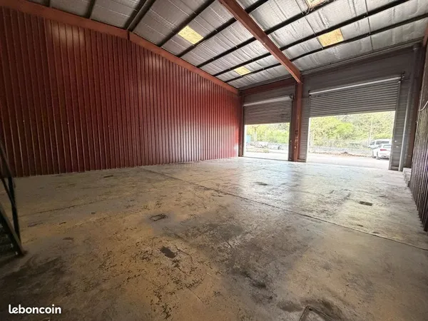 Entrepôt 266 m² L'Escarène