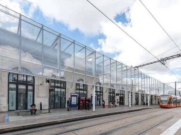 Trouvez un espace de bureau à Le Mans Gare SNCF Regus Express Express pour 3 personnes où tout est p