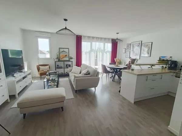 Appartement type 4 de 80.5m2 en duplex à CHARTRES DE BRETAGN