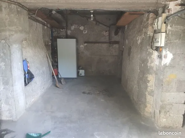 Garage / Box / Stockage centre-ville FIGEAC