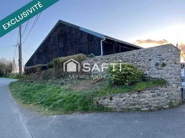RARE. HANGAR DE 315 M² AU COEUR DU BOURG.