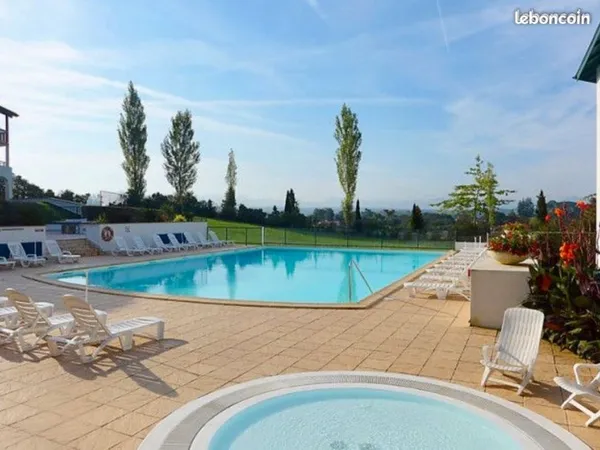 T2 bis dans résidence avec piscine et vue sur Pyrénées