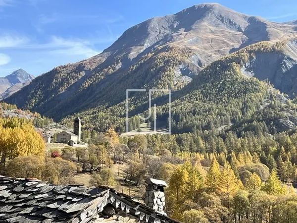 Maison de village 40,65 m2 habitables avec caves voûtées,