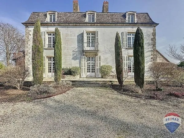 Maison 11 pièces 530 m²