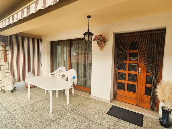 Maison d'habitation d'env. 158m2 dans quartier résidentiel