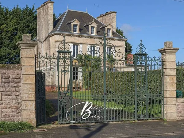 A vendre jolie maison de Maître en coeur de ville Paimpol