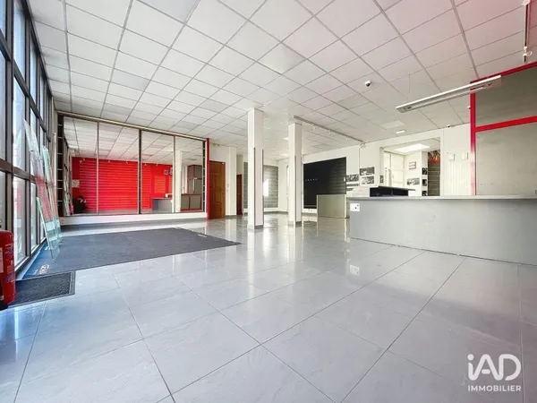 Local commercial 638 m²