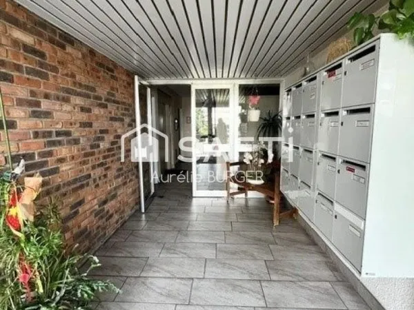 Appartement F2, situé au centre ville