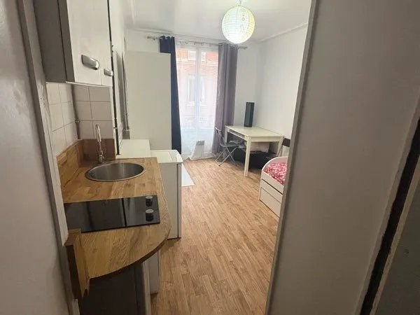 Appartement Location Paris 1p 12m² 550€