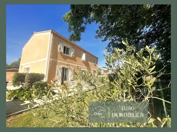 Maison contemporaine traditionnelle 4 chambres (possible 6)