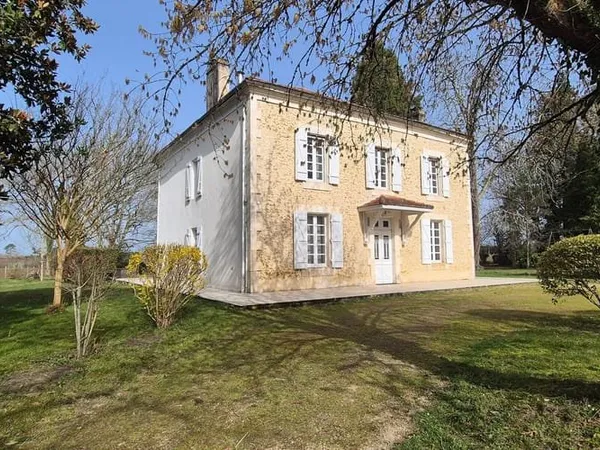Maison 6 pièces 240 m²