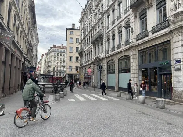 Fonds de commerce 140 m²
