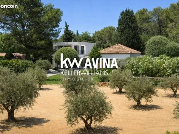 Villa 6 pièces 253 m²