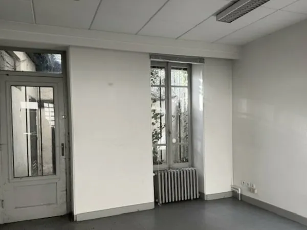 LOCAL PROFESSIONNEL à vendre