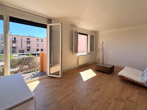 Marseille 8ème, entre Bonneveine et Pointe Rouge : T2 en der
