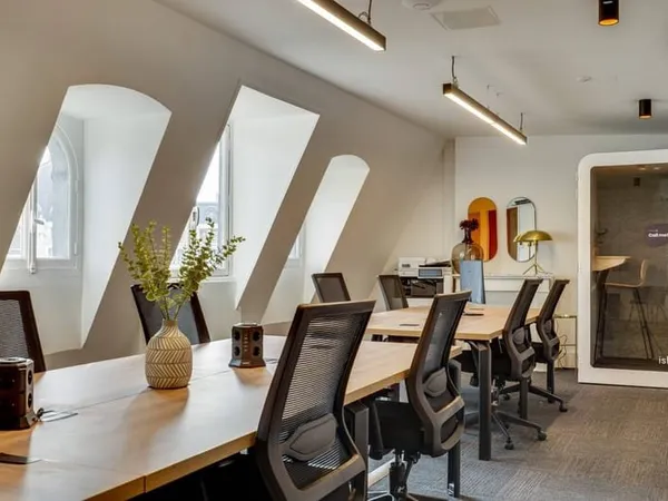 Bureau 142 m²