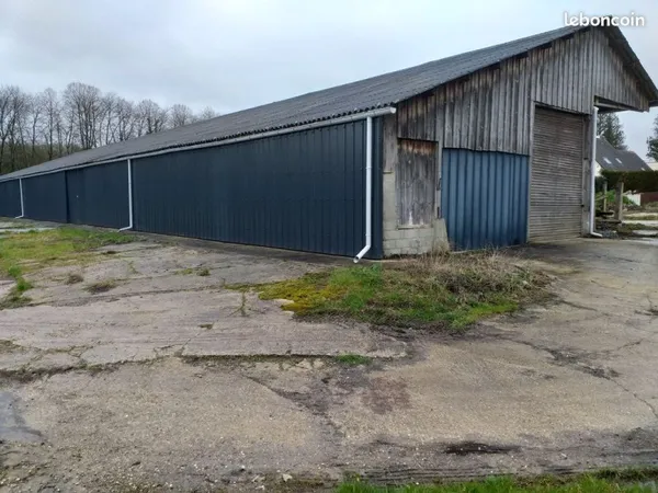 A LOUER ENTREPÔT 450 m²
