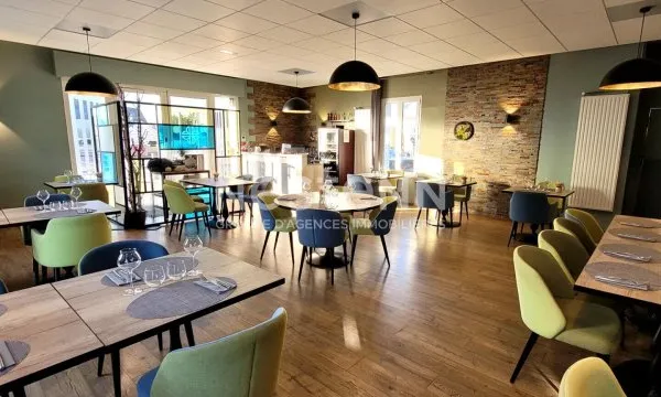 RESTAURANT BISTRONOMIQUE ENTIÈREMENT RÉNOVÉ . SECTEUR CHER / VAL DE LOIRE / ZOO DE BEAUVAL