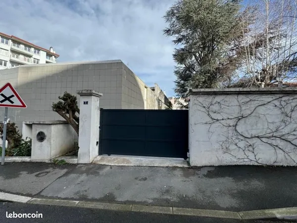 Parking 12 m² Saint Etienne