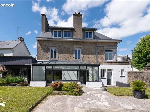 Maison 16 pièces 345 m²