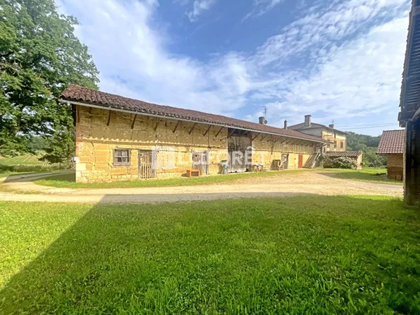 Maison 8 pièces 230 m²