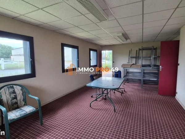 Local d'activité 812 m²