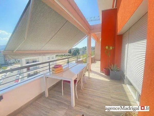 Appartement 4 pièces 90 m²