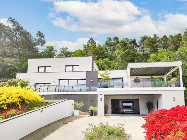 MAISON CONTEMPORAINE PRESTIGE