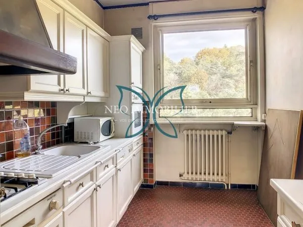 DERNIER ETAGE/ VUE DEGAGEE/PROCHE COMMODITES