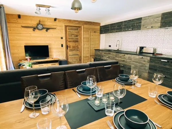 Meublé cosy dans un grand Chalet au coeur des montagnes